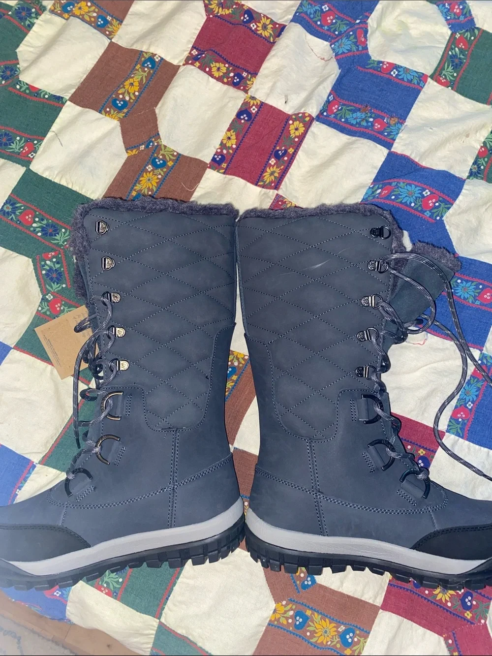 NWTs BearPaw Women's Dark Gray Quilted Faux-Fur Lace-Up Winter Boots